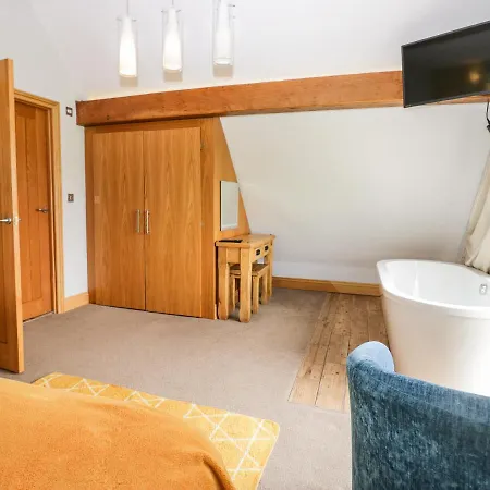 Bluebell Улверстон